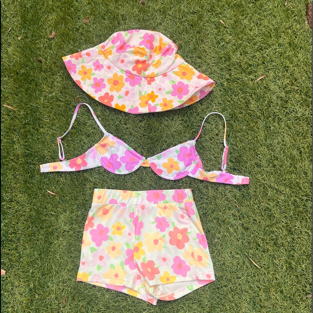 Pepper Mayo Flower Set with Hat